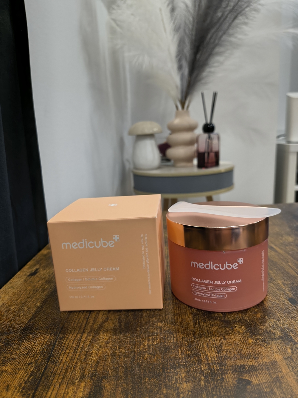 Medicube Collagen Jelly Cream - Peach Pink Hydration